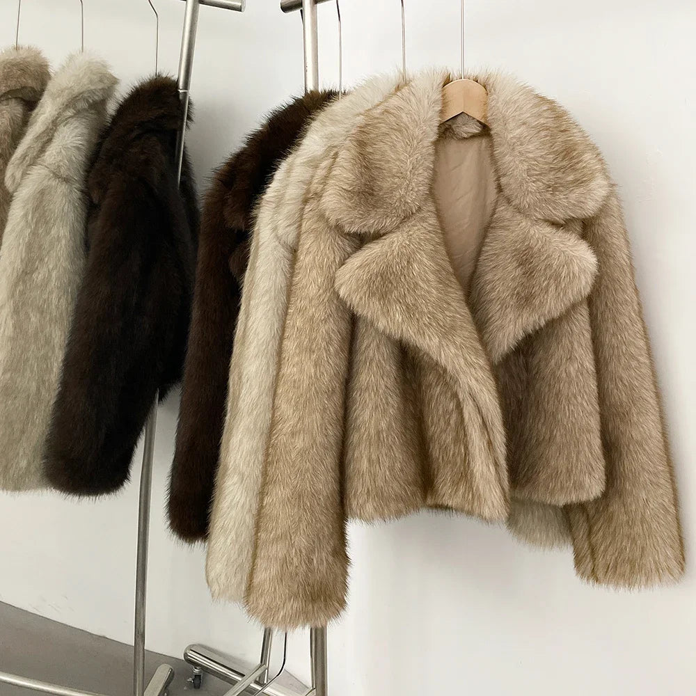 Faux fur jas met oversized kraag